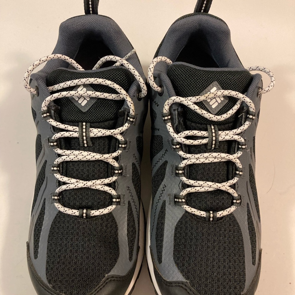 Techlite water proof low tennis shoes use only twice